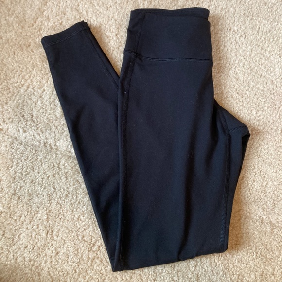 Old Navy Active Go-Dry Leggings - Picture 2 of 4